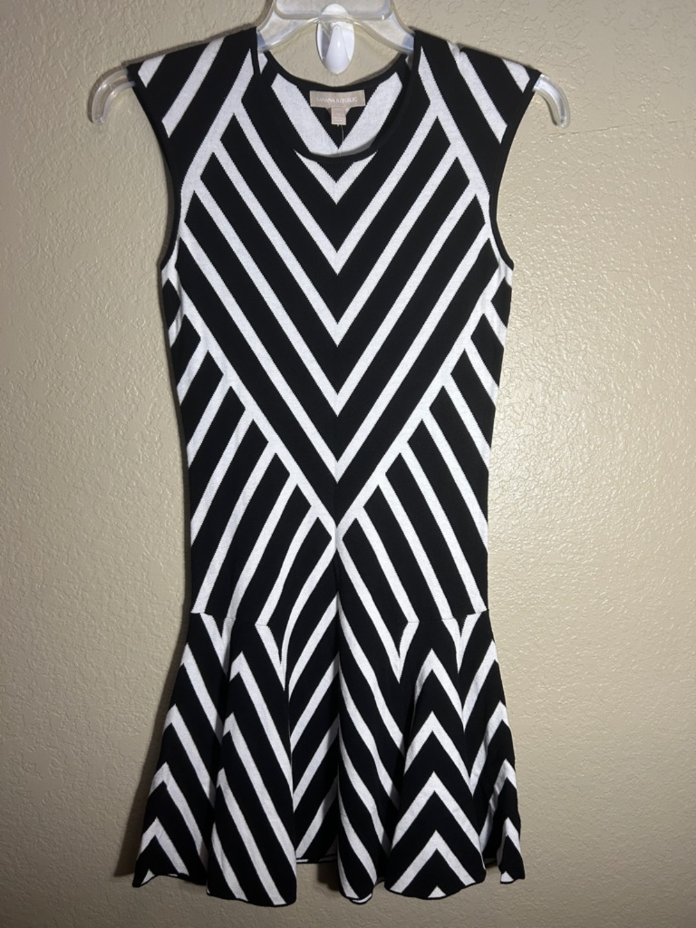 BANANA REPUBLIC Chevron Striped Fit And Flare Bodycon Sweater Dress